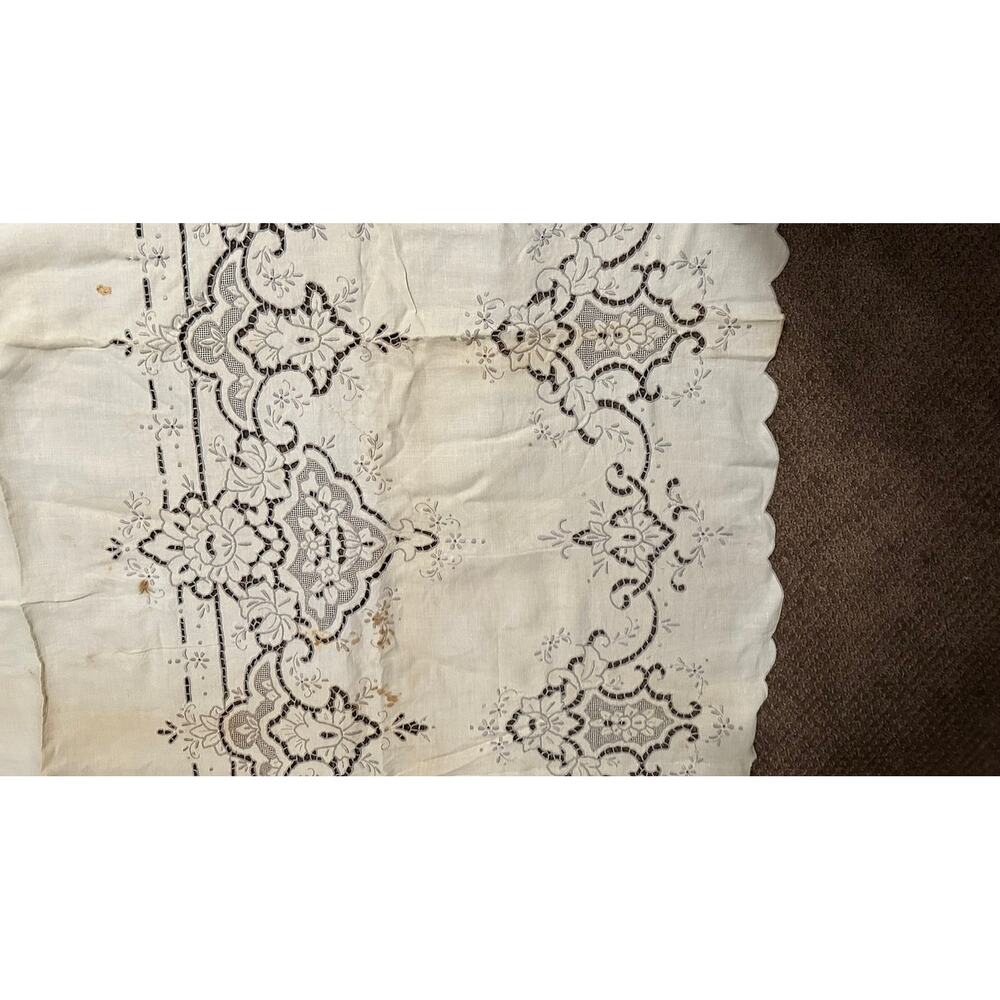 Vintage Rectangular Tablecloth - Picture 3 of 6